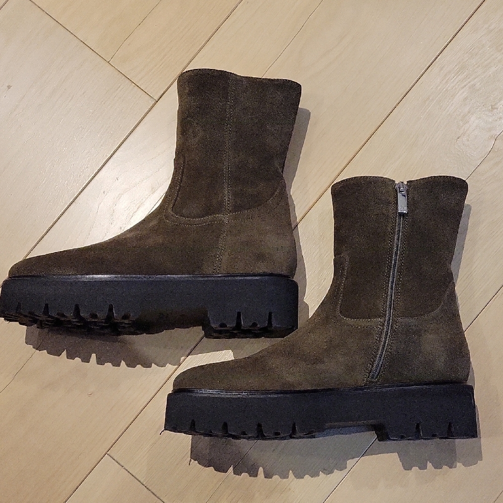 Aquatalia Moss Green Suede Leather Ankle Boots Black Lug Sole